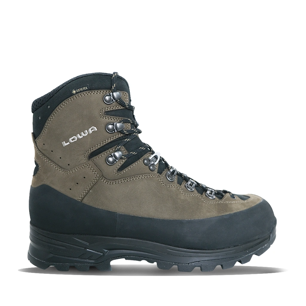 Highcountry Evo GTX: Kevätpoluille valmis vaelluskenkä, jossa jalka hymyilee, olosuhteista riippumatta!